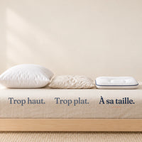 Trois oreillers sur un lit : trop haut, trop plat, et l’oreiller Nuitalie à sa taille
